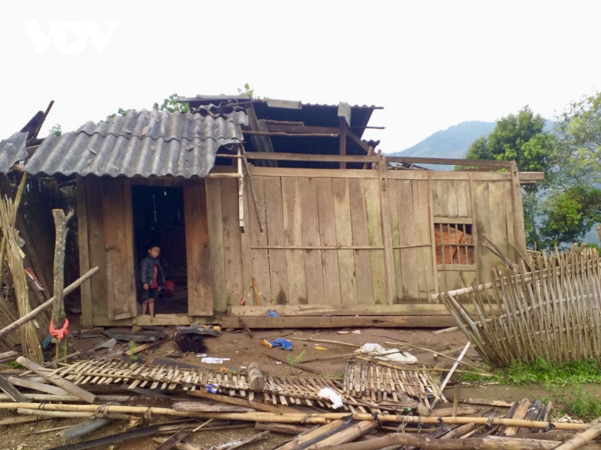 Giông lốc và mưa đá gây thiệt hại tại Cao Bằng